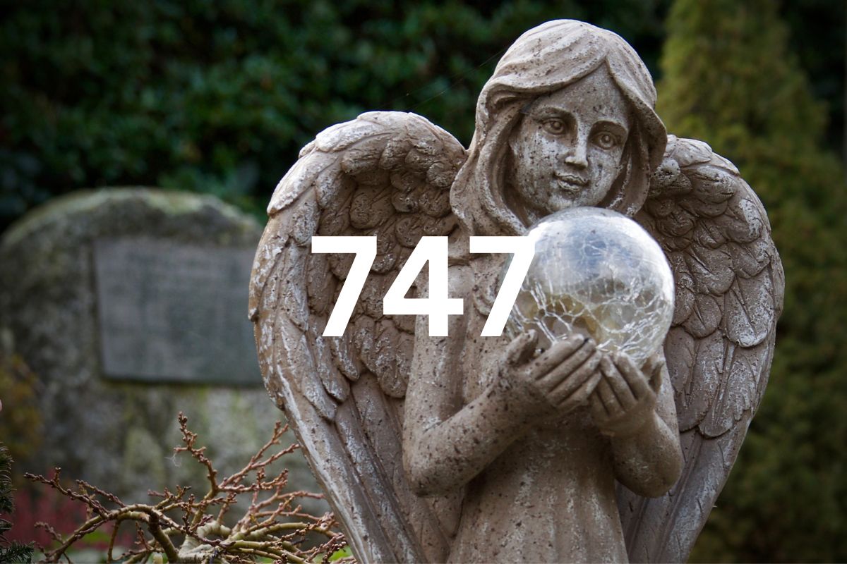 747 Angel Number Meaning & Symbolism